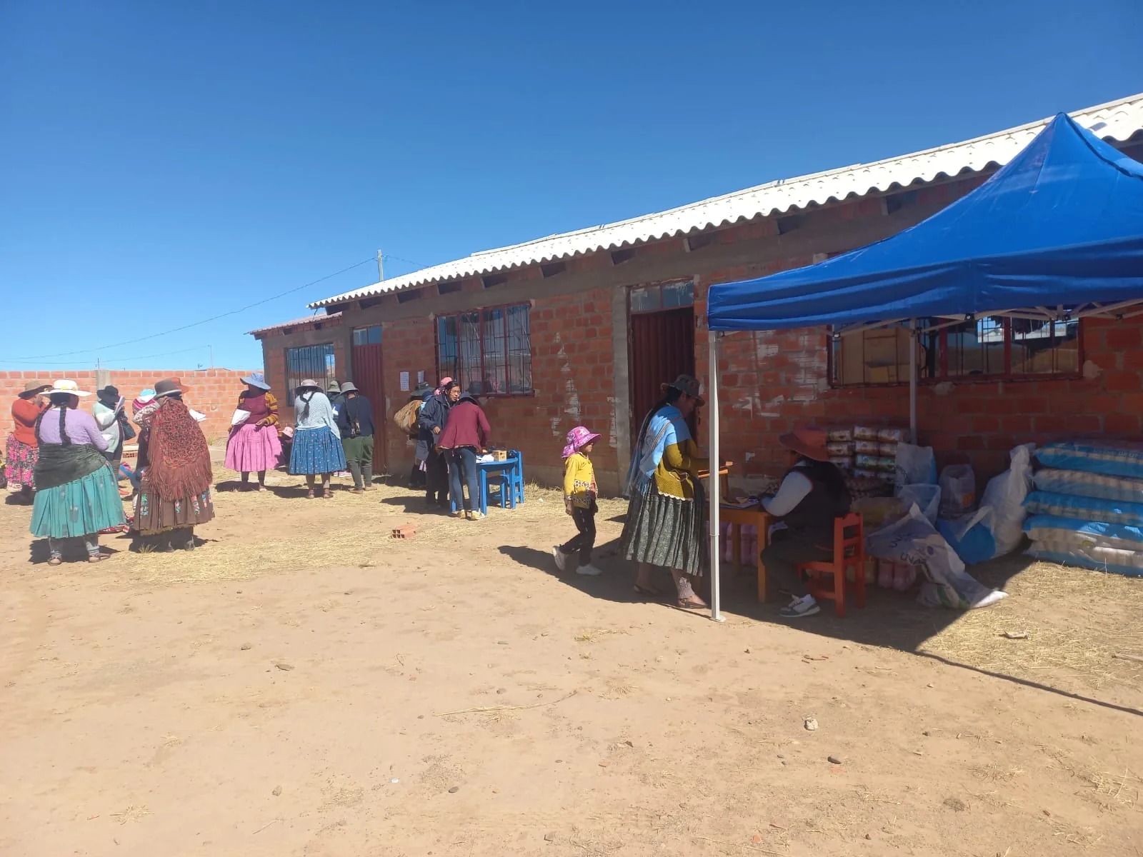 Cabecera periurbana: actividad de servicio en comunidad.
