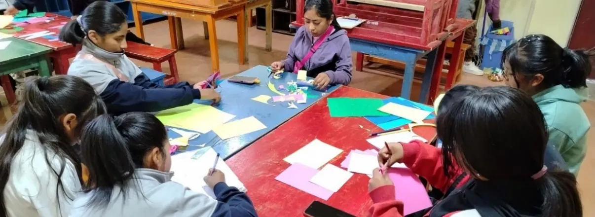 Actividad educativa y de manualidades.