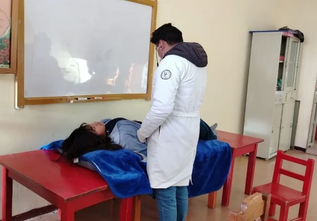 Fotografía de revisión médica.