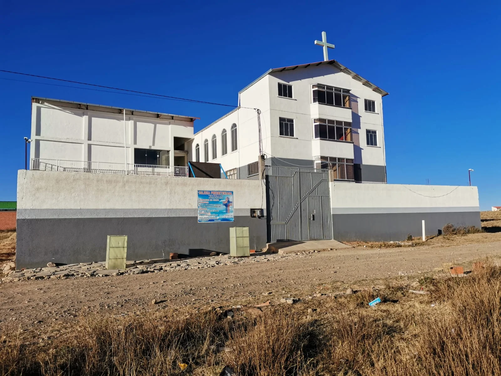 Imagen de presentación institucional: exterior completo de la sede.